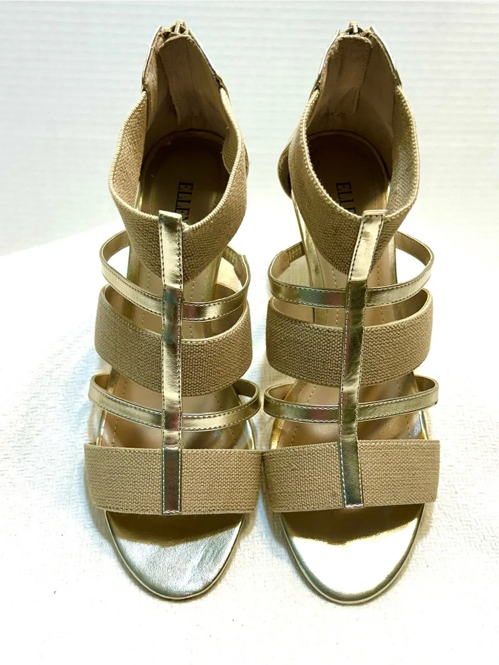 Ellen Tracy Darcie Strappy Edge Sandals in Champagne Gold. Women's Size 8.5M